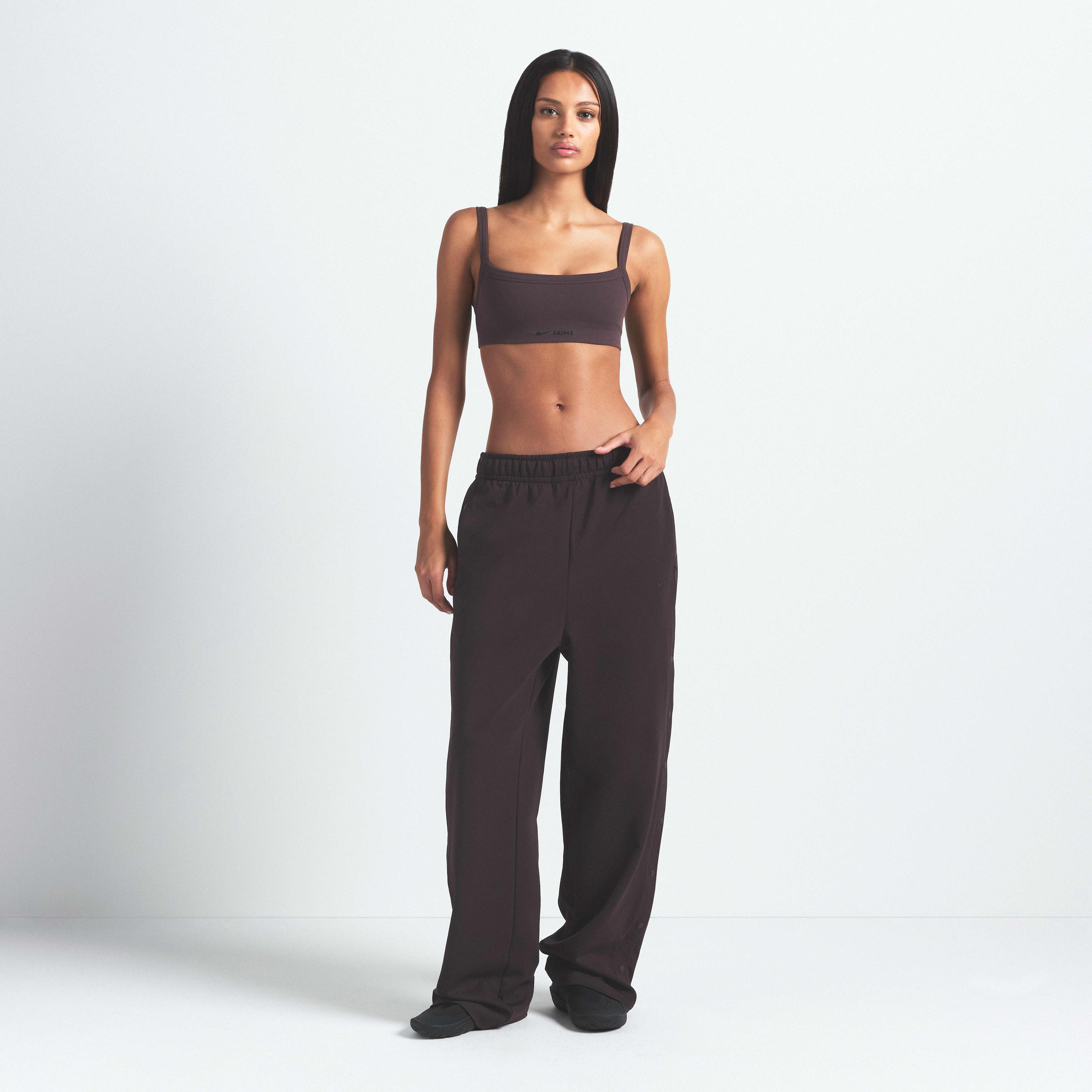 NikeSKIMS Matte Tricot Women's Side-Snap Pants | The Summit